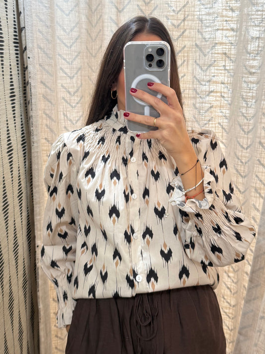 Camisa cuello estampada