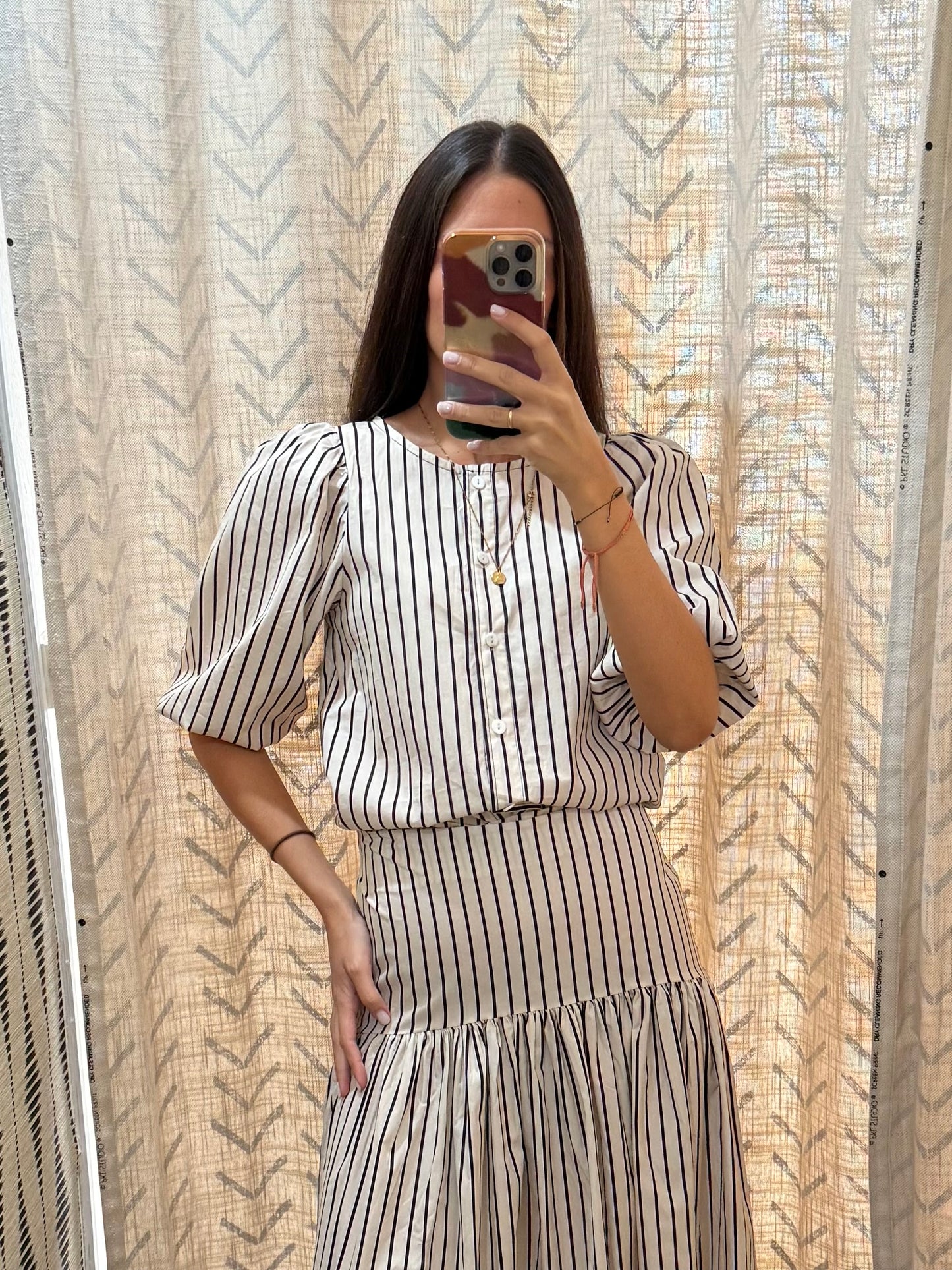 Camisa rayas blanca y negra