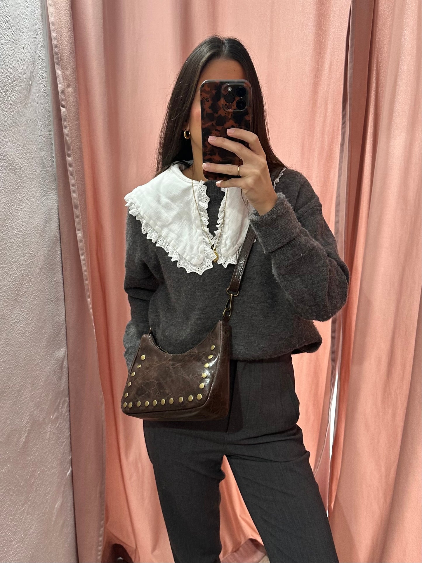 Bolso mini tachas chocolate