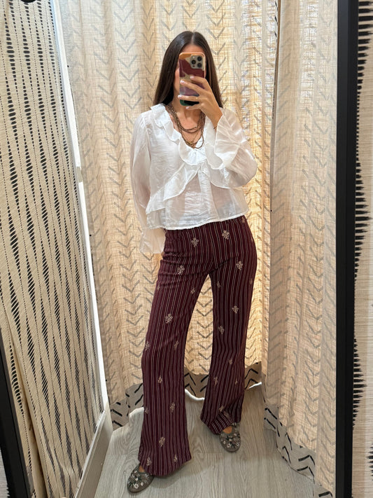 Pantalón bordado