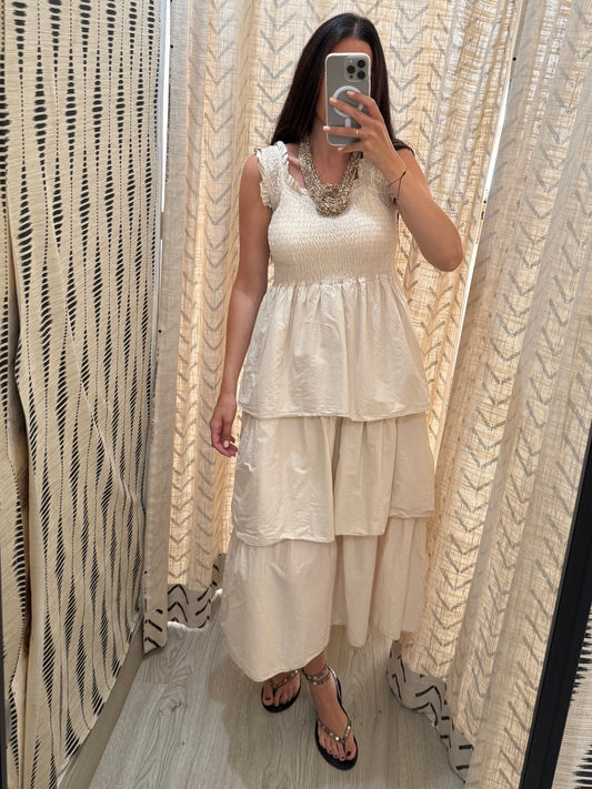 Vestido volante beige