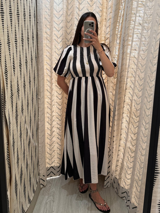 Vestido fruncido blanco y negro