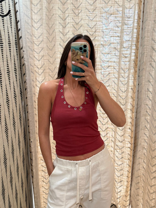Top tachas halter burdeos