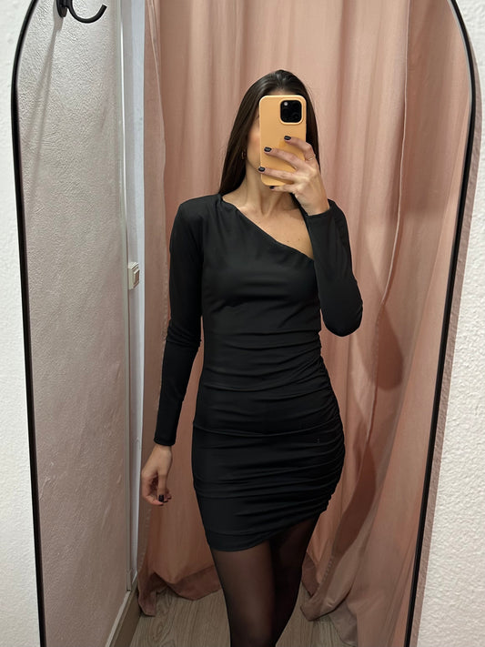 Vestido escote negro