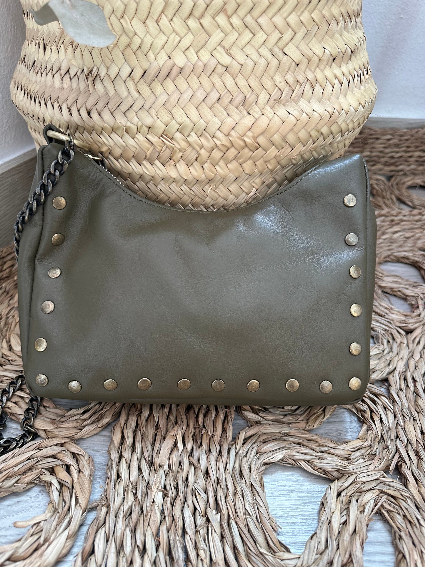 Bolso tachas piel verde